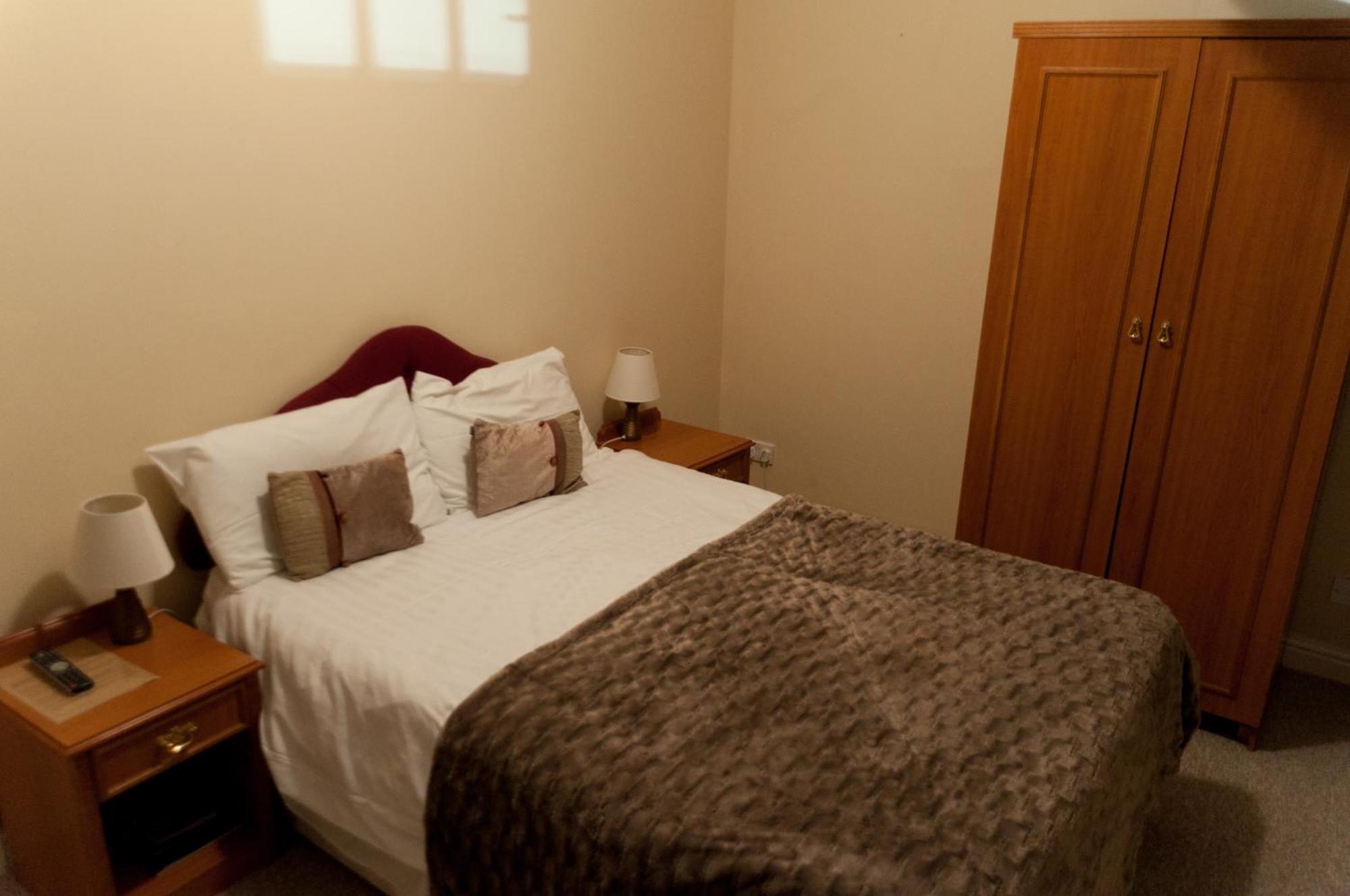 Oak Inn Upton Snodsbury Ngoại thất bức ảnh