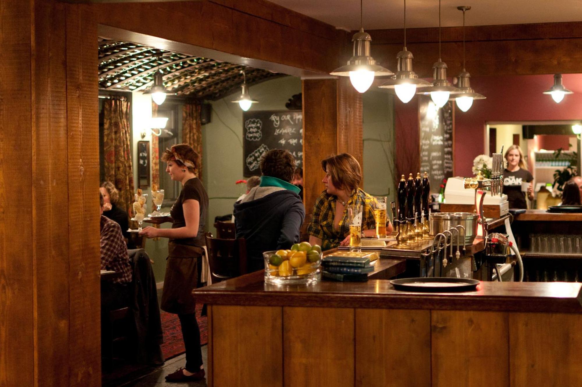 Oak Inn Upton Snodsbury Ngoại thất bức ảnh