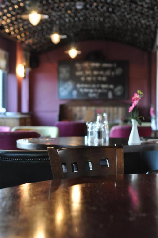 Oak Inn Upton Snodsbury Ngoại thất bức ảnh