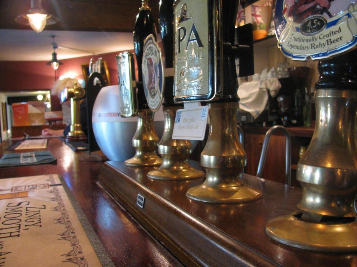 Oak Inn Upton Snodsbury Ngoại thất bức ảnh
